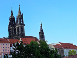 Beeindruckender Blick zur Burg auf unserem Weg nach oben Beeindruckender Blick zur Burg auf unserem Weg nach oben